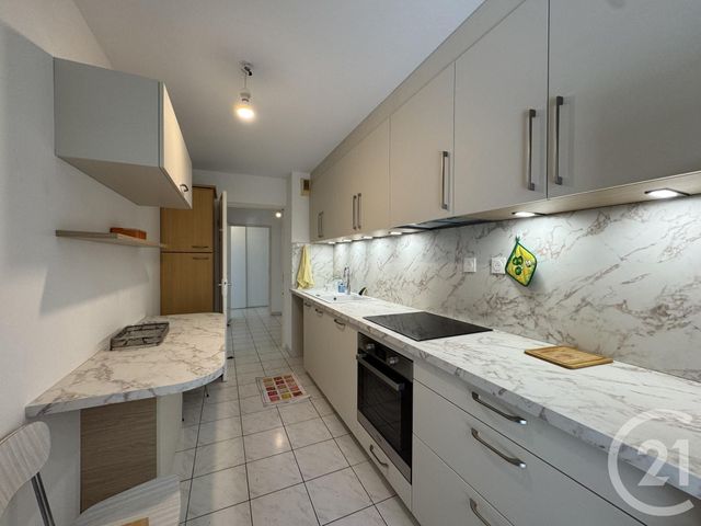 Appartement T4 à louer - 4 pièces - 84.4 m2 - MARSEILLE - 13012 - PROVENCE-ALPES-COTE-D-AZUR - Century 21 Alphée Sga
