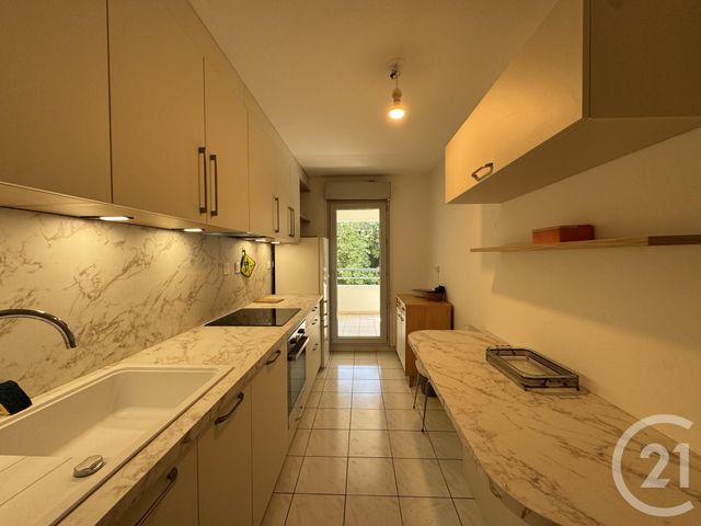 Appartement T4 à louer - 4 pièces - 84.4 m2 - MARSEILLE - 13012 - PROVENCE-ALPES-COTE-D-AZUR - Century 21 Alphée Sga