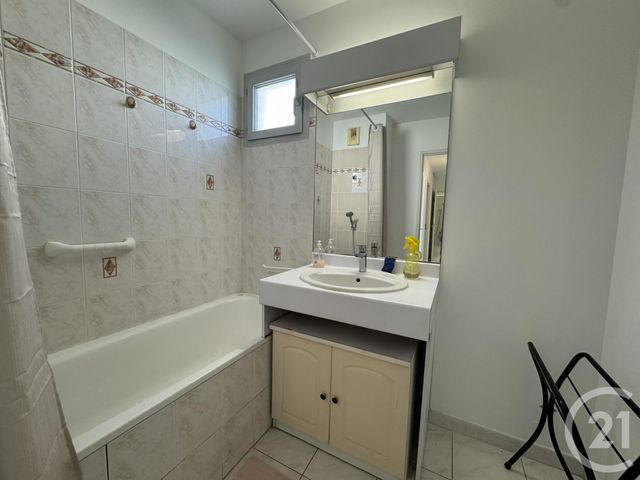 Appartement T4 à louer - 4 pièces - 84.4 m2 - MARSEILLE - 13012 - PROVENCE-ALPES-COTE-D-AZUR - Century 21 Alphée Sga
