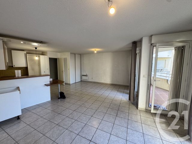 Appartement T2 à louer - 2 pièces - 53.8 m2 - MARSEILLE - 13006 - PROVENCE-ALPES-COTE-D-AZUR - Century 21 Alphée Sga
