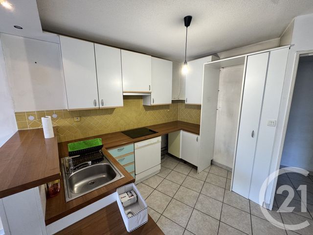 Appartement T2 à louer - 2 pièces - 53.8 m2 - MARSEILLE - 13006 - PROVENCE-ALPES-COTE-D-AZUR - Century 21 Alphée Sga