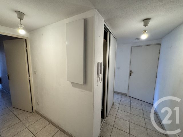 Appartement T2 à louer - 2 pièces - 53.8 m2 - MARSEILLE - 13006 - PROVENCE-ALPES-COTE-D-AZUR - Century 21 Alphée Sga