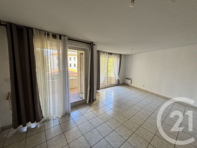 Appartement T2 à louer - 2 pièces - 53.8 m2 - MARSEILLE - 13006 - PROVENCE-ALPES-COTE-D-AZUR - Century 21 Alphée Sga